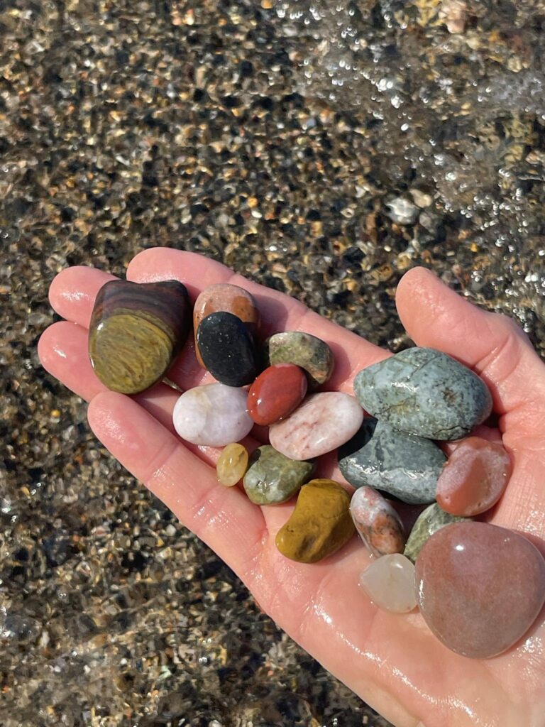 between the cedars tumbled and polished rocks